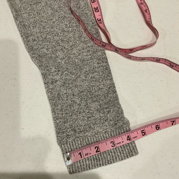 Weekends By Chicos Grey White Marled Soft Sweater Women’s Size 12-M (Chico's 2) - Picture 7 of 9